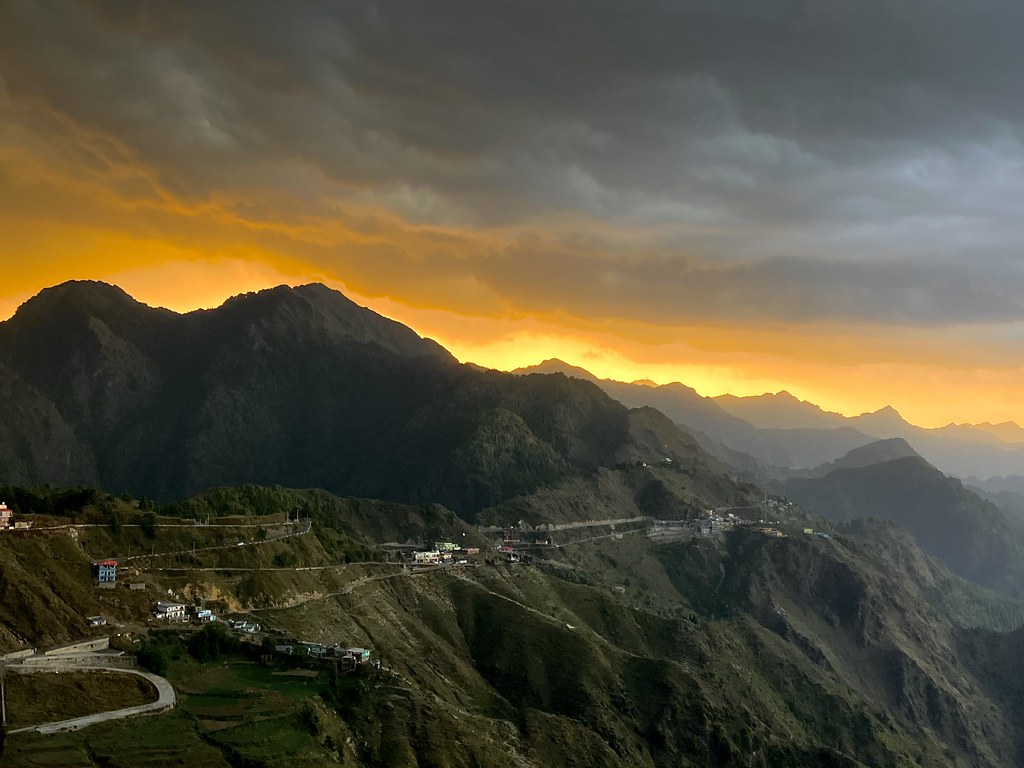 Delhi to Dehradun Taxi Service